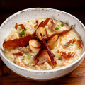 Risoto de camarão c/ palmito, chips parma e limão siciliano