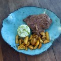 Bife ancho com batatas rústicas