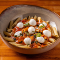 Molho de Tomate com Manjericão e Mussarela de Búfala