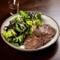 Escalope de Mignon com Mix de Folhas