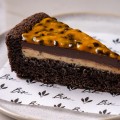 Torta Fit Maracujá e Chocolate