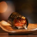 HAND ROLL SALMÃO CRISPY