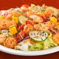 Salada Tropical de Camarão